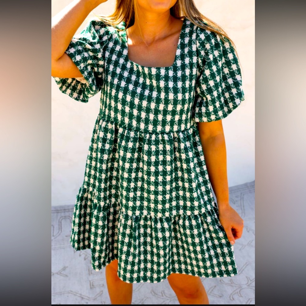Hunter Green houndstooth, square neck, puff sleeve dress.